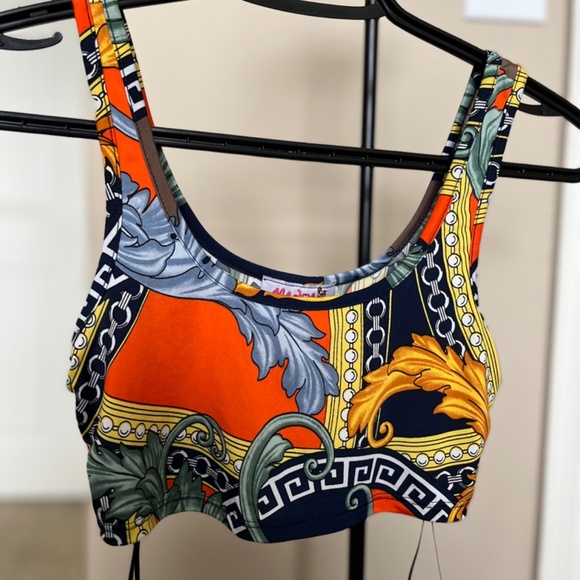 Clothes - Picture 3 of 3